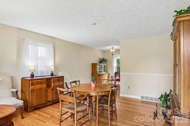 401 Lower Grassy Branch Road, Asheville, NC 28805
