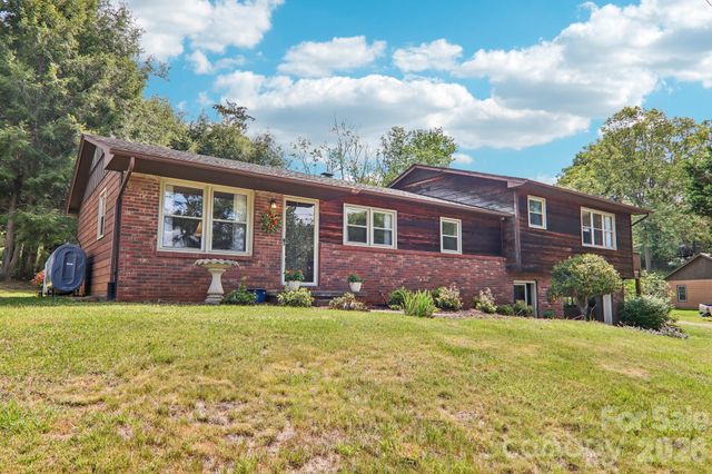 401 Lower Grassy Branch Road, Asheville, NC 28805