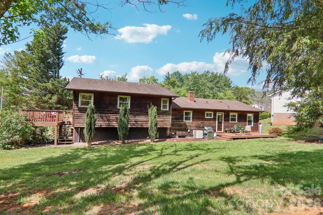 401 Lower Grassy Branch Road, Asheville, NC 28805