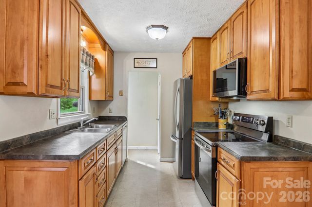 401 Lower Grassy Branch Road, Asheville, NC 28805