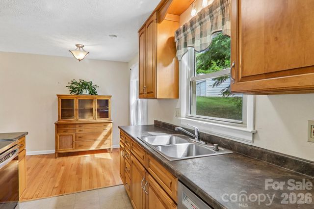401 Lower Grassy Branch Road, Asheville, NC 28805