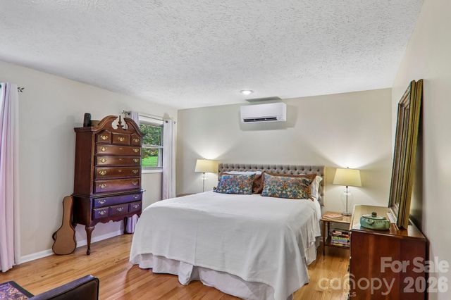 401 Lower Grassy Branch Road, Asheville, NC 28805