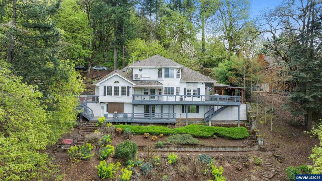 1290 Linnwood Dr NE, Albany, OR 97322