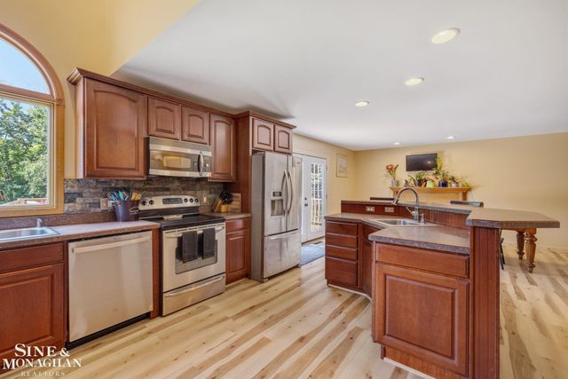 886 Montana Street, Marysville, MI 48040