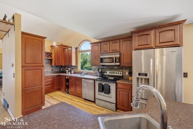 886 Montana Street, Marysville, MI 48040
