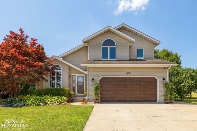 886 Montana Street, Marysville, MI 48040