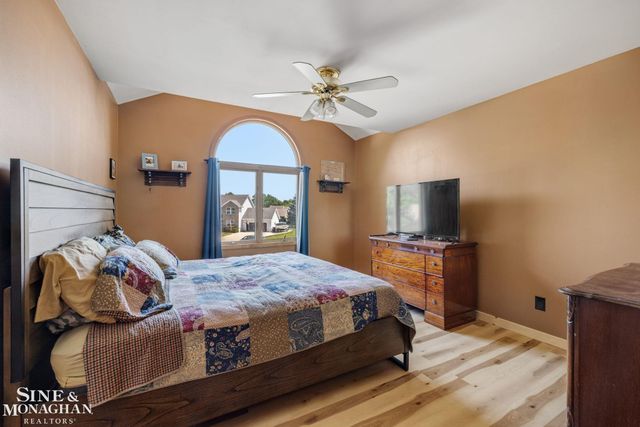 886 Montana Street, Marysville, MI 48040