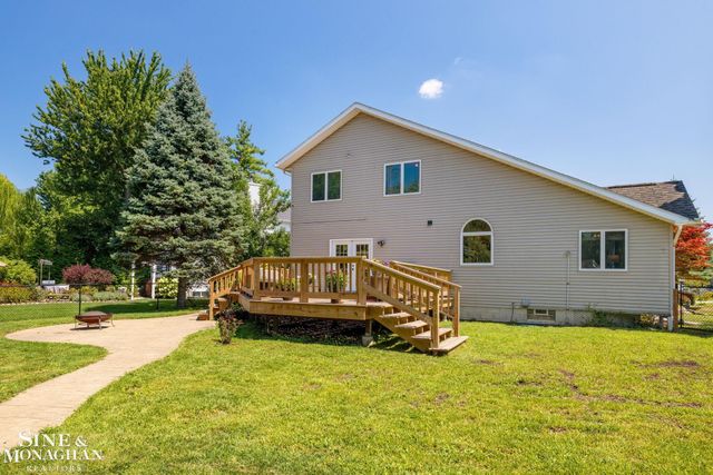 886 Montana Street, Marysville, MI 48040