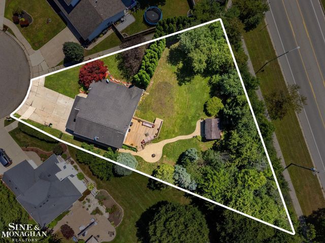 886 Montana Street, Marysville, MI 48040