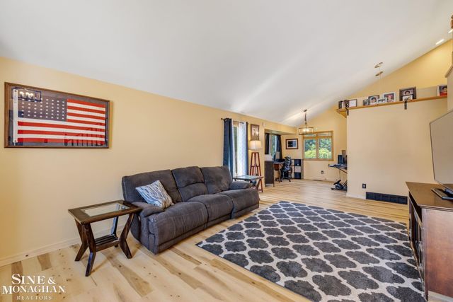 886 Montana Street, Marysville, MI 48040