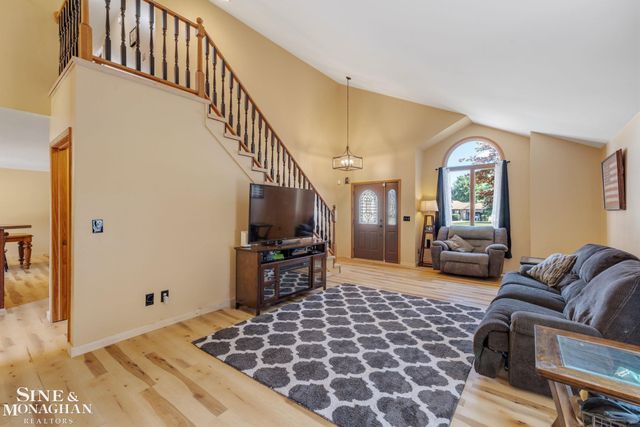 886 Montana Street, Marysville, MI 48040