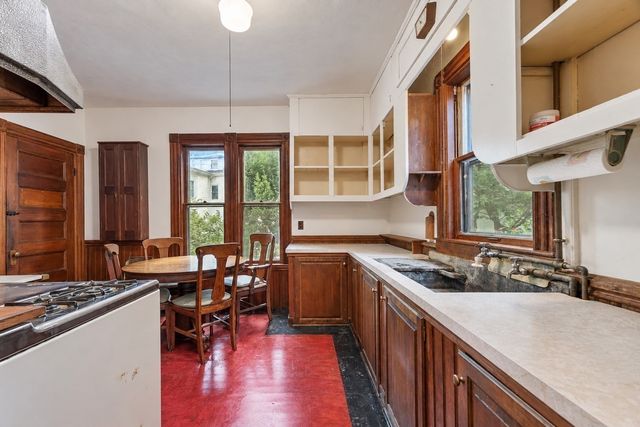 26 Walnut Pl, Newton, MA 02460