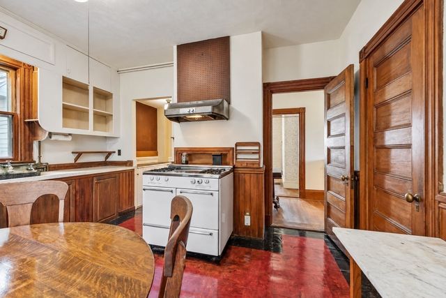 26 Walnut Pl, Newton, MA 02460