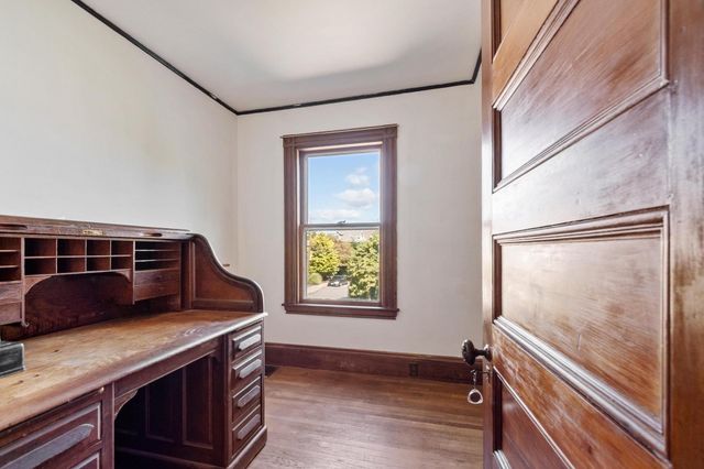 26 Walnut Pl, Newton, MA 02460