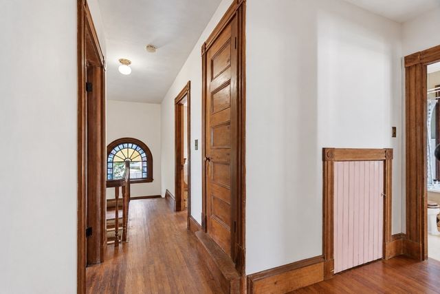26 Walnut Pl, Newton, MA 02460