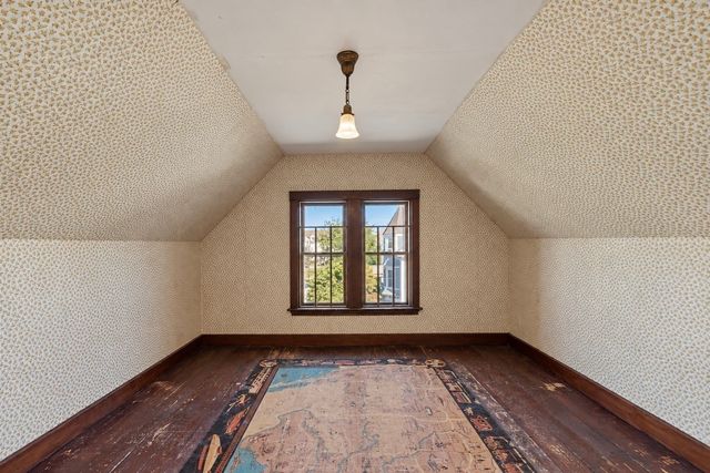 26 Walnut Pl, Newton, MA 02460