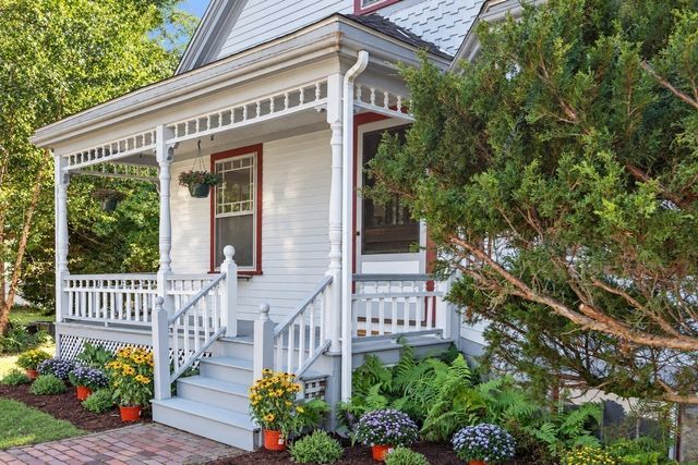 26 Walnut Pl, Newton, MA 02460