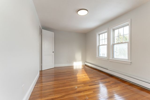 8 Hillview Ter, Westwood, MA 02090