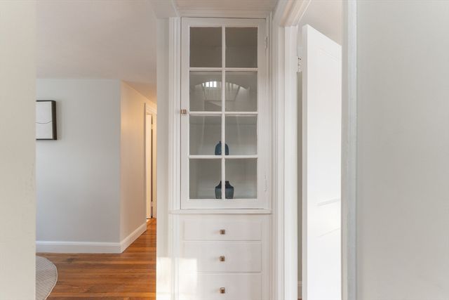 8 Hillview Ter, Westwood, MA 02090