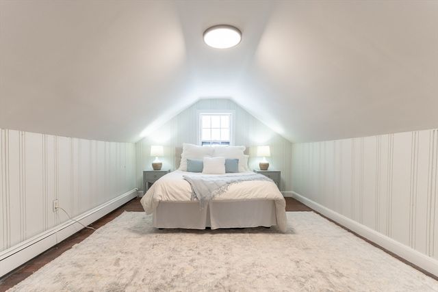 8 Hillview Ter, Westwood, MA 02090