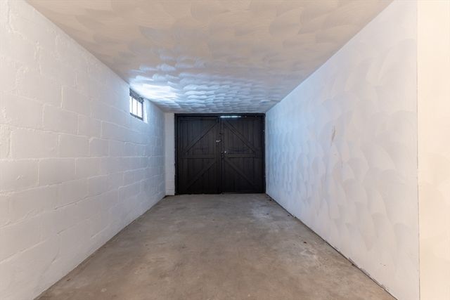 8 Hillview Ter, Westwood, MA 02090