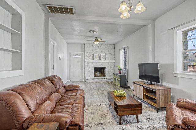 1169 N Atlanta Place, Tulsa, OK 74110