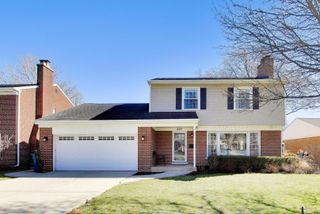 407 S See Gwun Avenue, Mount Prospect, IL 60056