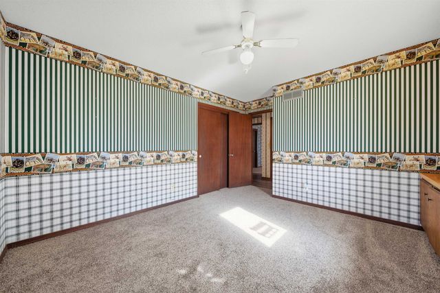 209 W Garnett Ct, Garden Plain, KS 67050