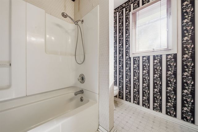 209 W Garnett Ct, Garden Plain, KS 67050