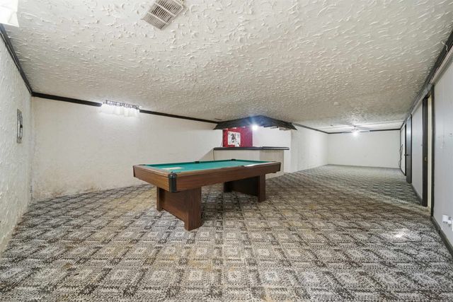 209 W Garnett Ct, Garden Plain, KS 67050