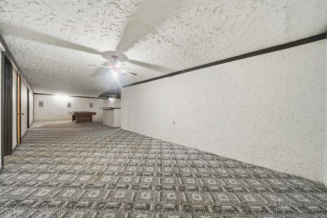 209 W Garnett Ct, Garden Plain, KS 67050