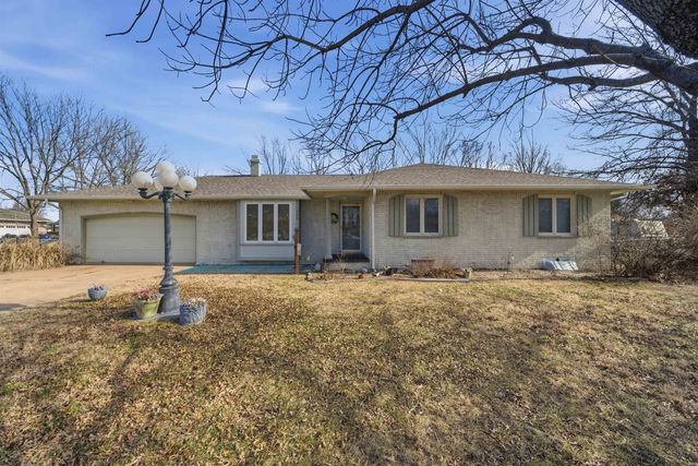 209 W Garnett Ct, Garden Plain, KS 67050