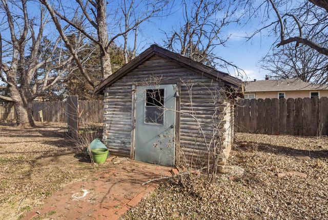 209 W Garnett Ct, Garden Plain, KS 67050