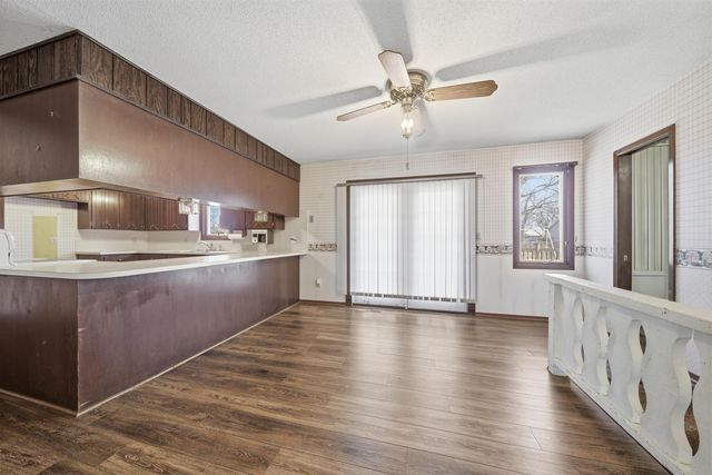 209 W Garnett Ct, Garden Plain, KS 67050