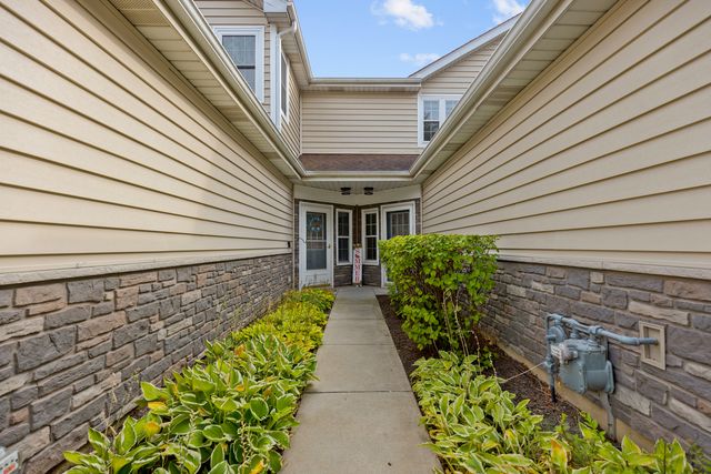 1181 Regency Drive, Schaumburg, IL 60193