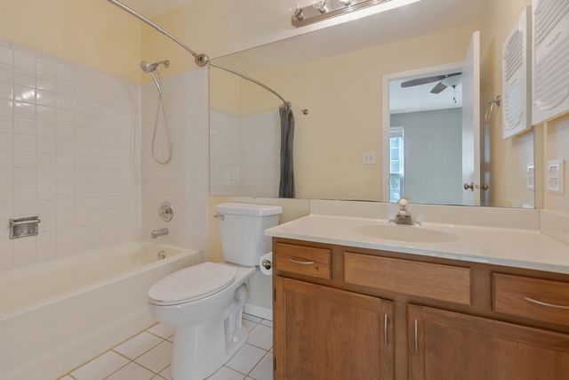 1181 Regency Drive, Schaumburg, IL 60193
