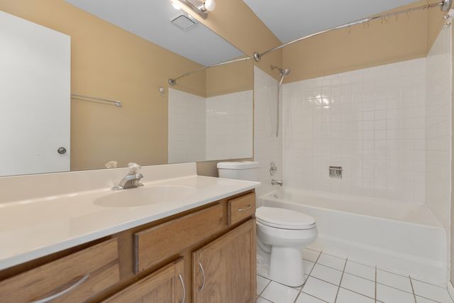 1181 Regency Drive, Schaumburg, IL 60193