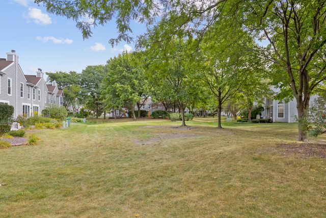 1181 Regency Drive, Schaumburg, IL 60193