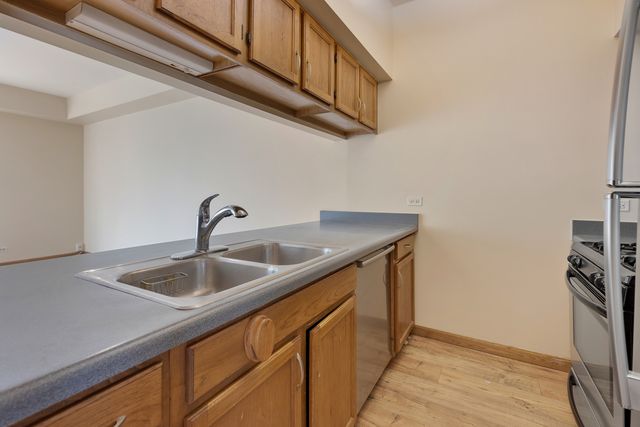 1181 Regency Drive, Schaumburg, IL 60193