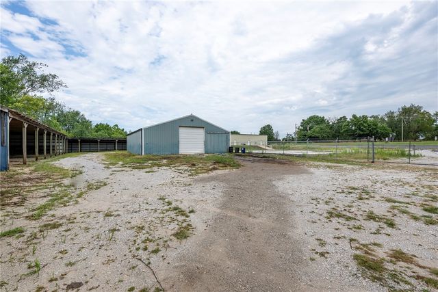 2757 Robinson Avenue, Springdale, AR 72764