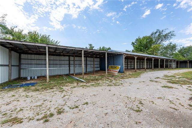 2757 Robinson Avenue, Springdale, AR 72764