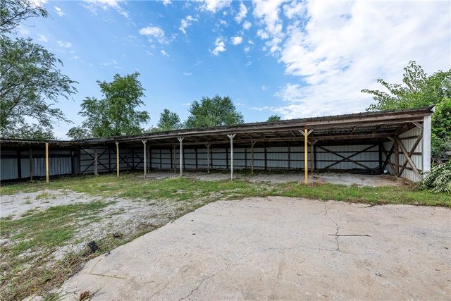 2757 Robinson Avenue, Springdale, AR 72764