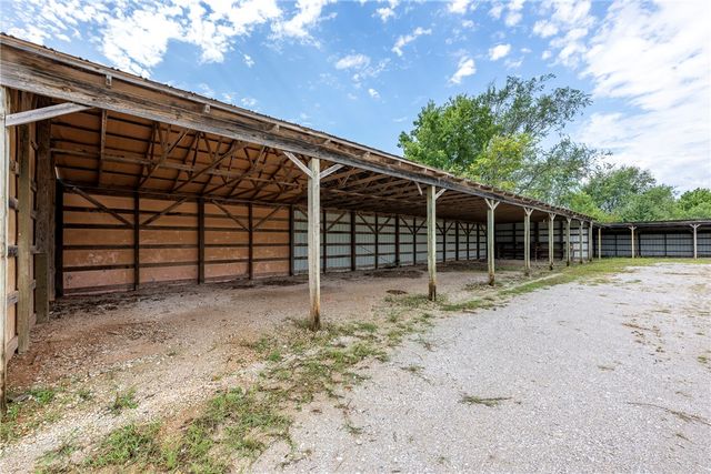 2757 Robinson Avenue, Springdale, AR 72764