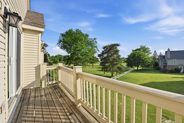 304 University Lane A, Elk Grove Village, IL 60007