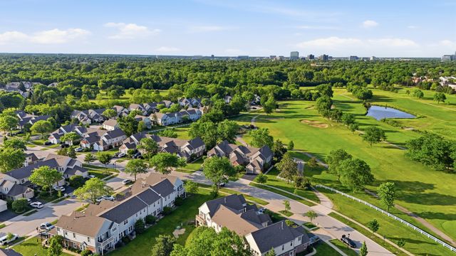 304 University Lane A, Elk Grove Village, IL 60007