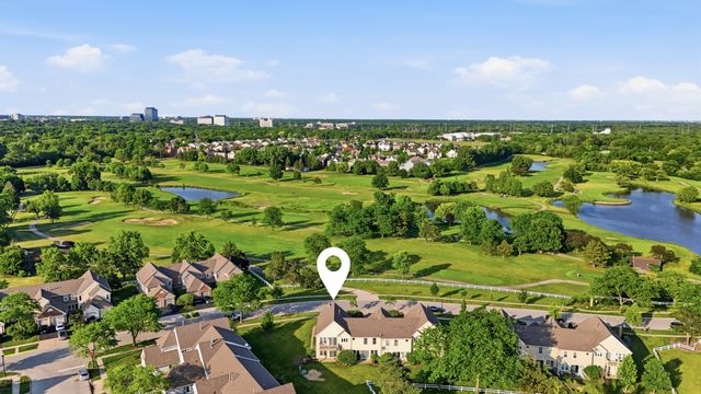 304 University Lane A, Elk Grove Village, IL 60007