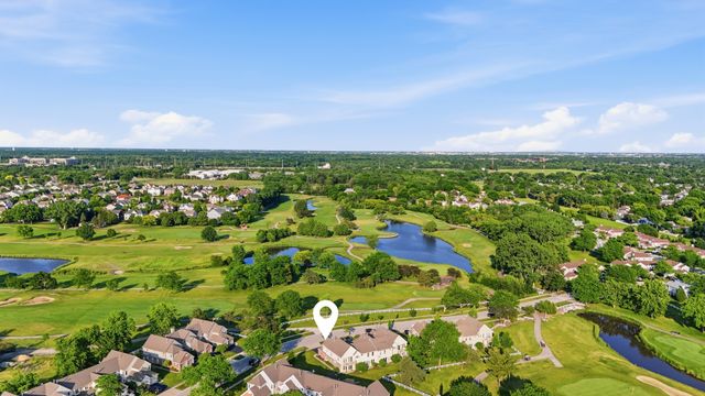 304 University Lane A, Elk Grove Village, IL 60007