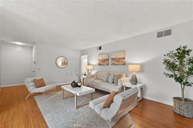 702 Park Avenue 210, South Pasadena, CA 91030