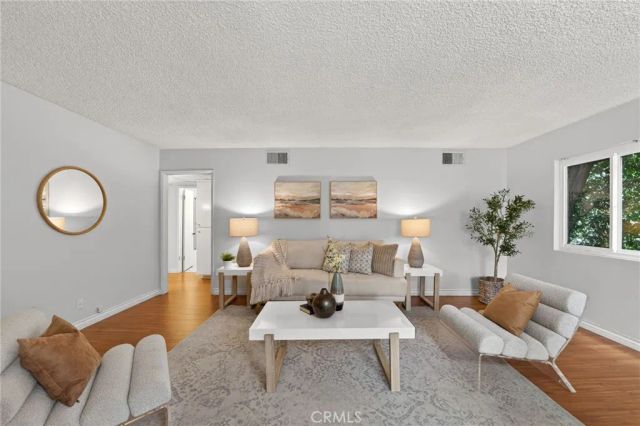 702 Park Avenue 210, South Pasadena, CA 91030