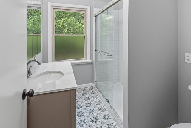 4418 W Mequon ROAD, Mequon, WI 53092